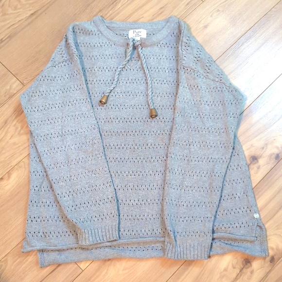 Sweater with wooden tassel ties - Picture 1 of 1
